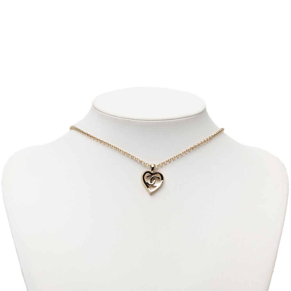 Pre-Loved Chanel CC Gold Plated Heart Pendant Necklace - Picture 4 of 5